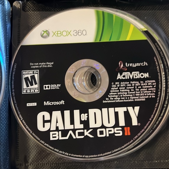 XBOX 360 with remote and keyboard attachment - Picture 10 of 10